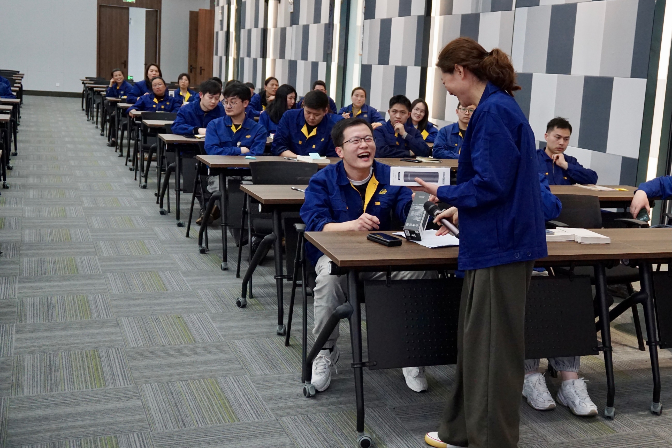 江蘇泰隆減速機(jī)股份有限公司 江蘇泰隆減速機(jī)股份有限公司